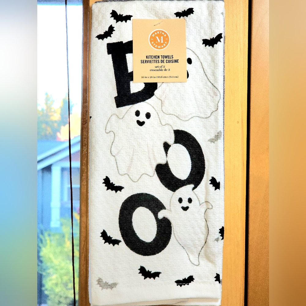 NWT Martha Stewart Ghost BOO Kitchen Towel Set Halloween Kitchen Towels